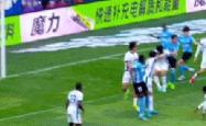 申花传射建功，海港新星横空出世，场边球探频频记笔记