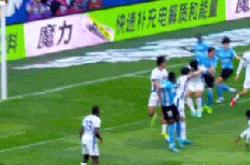 申花传射建功，海港新星横空出世，场边球探频频记笔记